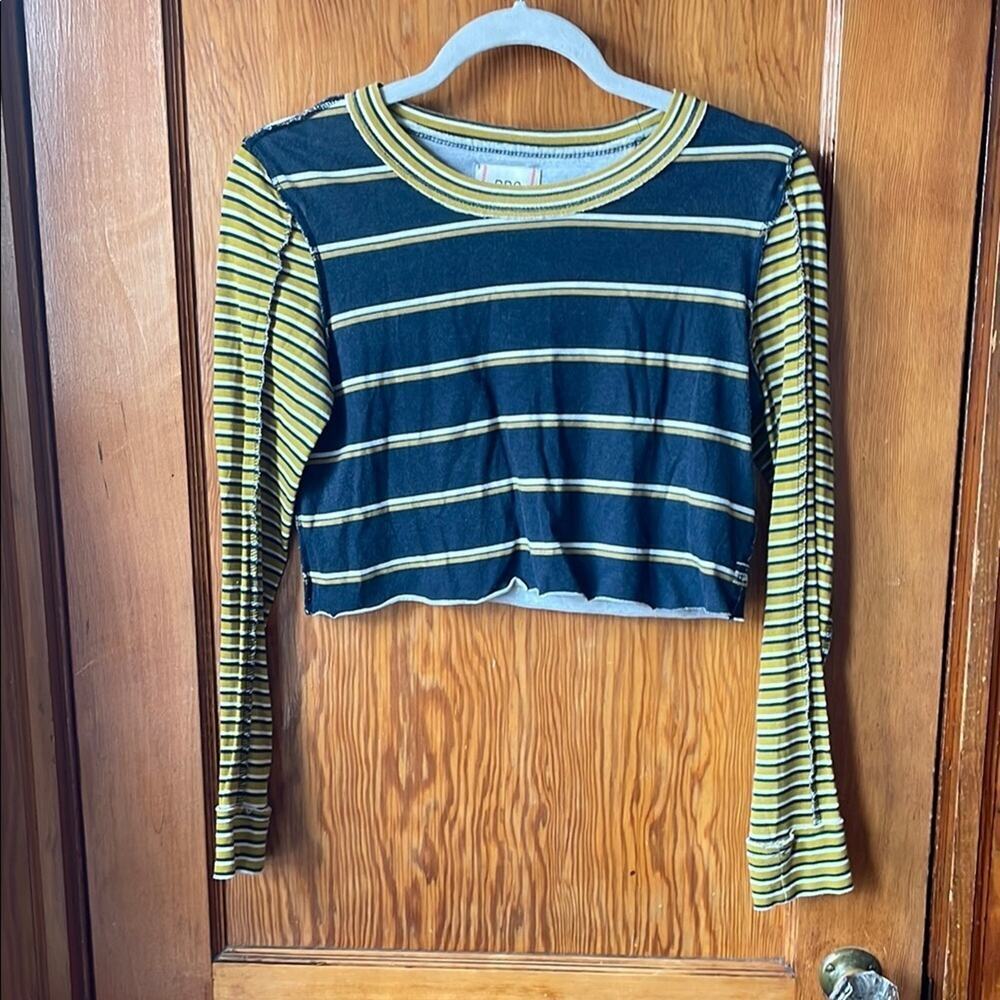 Urban Outfitters Green and Yellow Striped Long-Sleeve Crop Top
